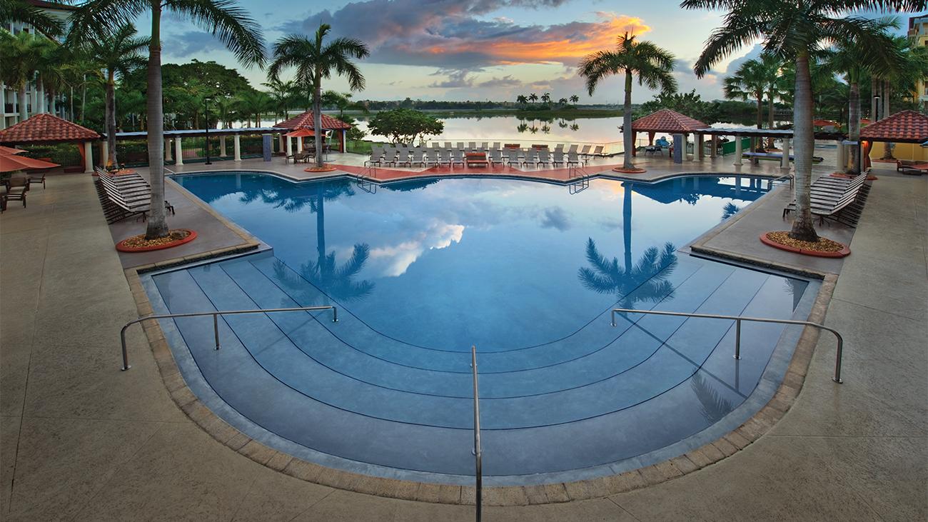 Oasis Outdoor Pool